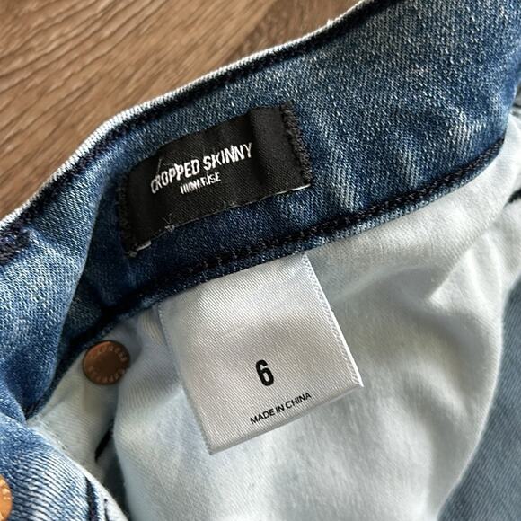 Express High Rise Cropped Skinny Jeans Medium Wash Size 6 Distressed Raw Hem - Picture 5 of 6